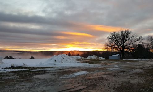 Hilltop Feeds Loudon
