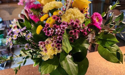 Country Girl Floral & Gifts