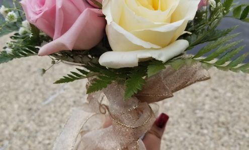 Walter's Flowers Canton