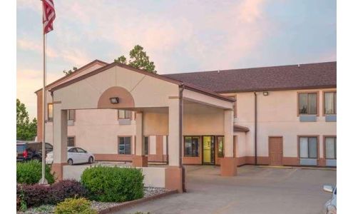 Super 8 by Wyndham Vincennes