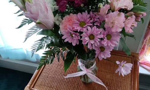 Colonial Flower Shop