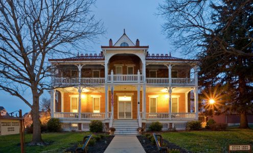 IHG Army Hotels Otis & Custer House - Historia Fort Leavenworth