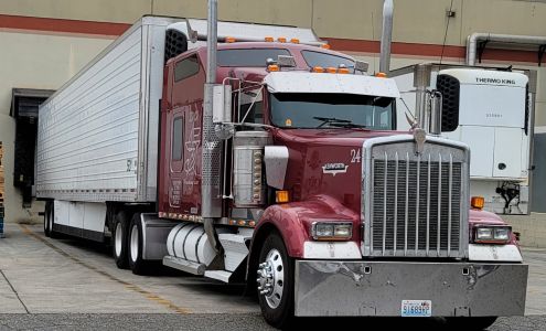 Charlie's Produce Checkin For Deliveries