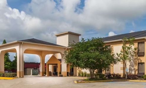Days Inn & Suites by Wyndham New Iberia