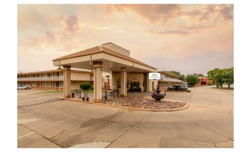 Calloway Inn and Suites