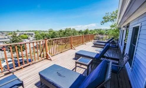 Harbor Landing Vineyard Haven