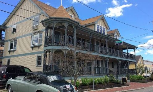 The Dockside Inn Oak Bluffs