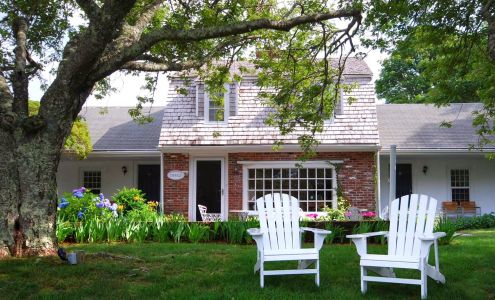 Chatham Seafarer Inn