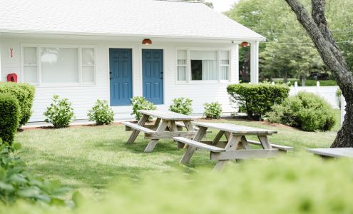 Greyfinch Chatham Inn