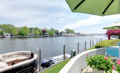 BeachWay Resort & Hotel