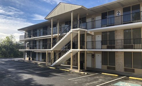APM Inn & Suites