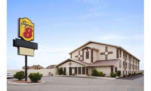 Super 8 by Wyndham Carlsbad