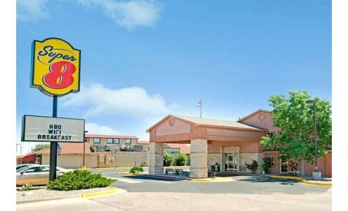 Super 8 by Wyndham Belen NM