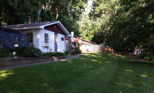 Von Skauton kennels Elbrige Ny 3711 E Brutus St, Weedsport New York 13166