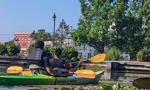 CENTER MORICHES SQUARE Center Moriches