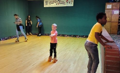 EDGEWOOD SKATE ARENA