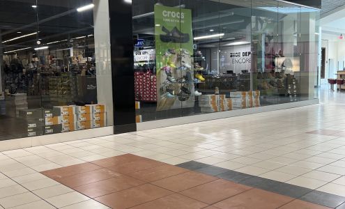 Shoe Dept. Encore North Riverside