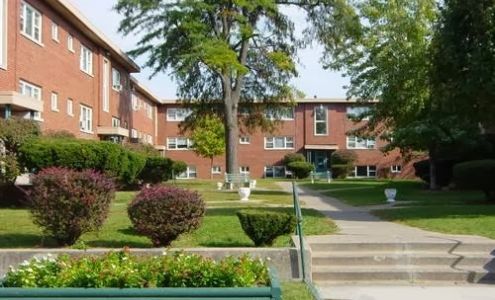 Saxony Court Apartments