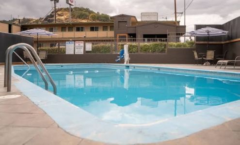 Riverfront Inn - Roseburg