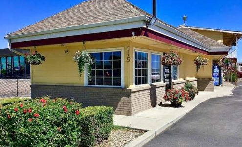 Super 8 by Wyndham Ontario