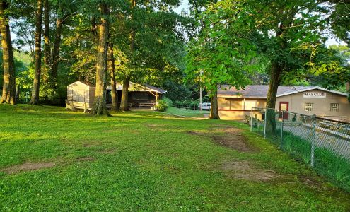 M & S Club Jeannette