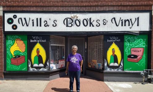 Willa's Books and Vinyl