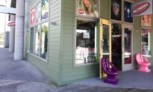 Blondies Henna and Gift shop (Across from the Lighthouse at Margaritaville Restaurant @Broadway at the Beach)