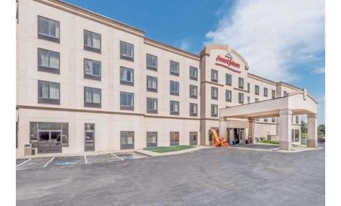 Howard Johnson by Wyndham Downtown Rapid City