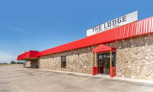 Econo Lodge Inn & Suites
