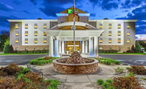 Holiday Inn Express & Suites Morristown by IHG