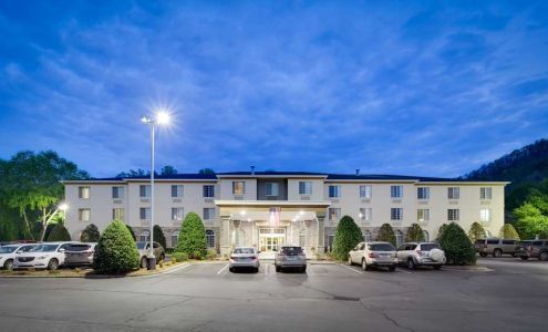 Best Western Plus River Escape Inn & Suites