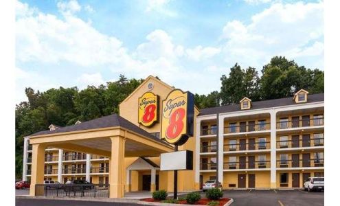 Super 8 by Wyndham Pigeon Forge Dollywood Lane