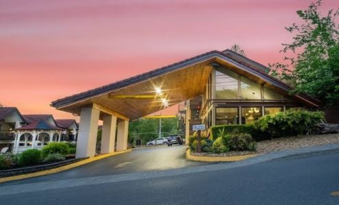 Super 8 by Wyndham Downtown Gatlinburg at Convention Center