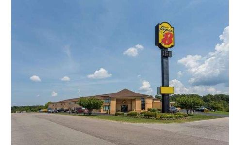 Super 8 by Wyndham Dickson