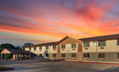 Red Roof PLUS+ Huntsville