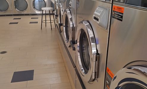 Supreme Laundromat & Cleaners