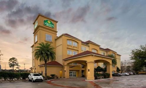 La Quinta Inn & Suites Houston Bush Intl Airport E