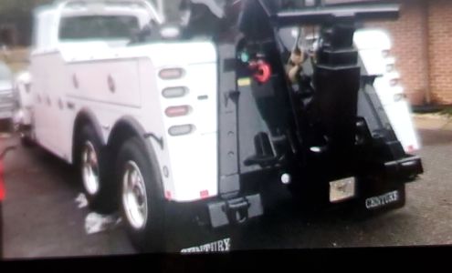 Semi Truck Towing Winching & Storage