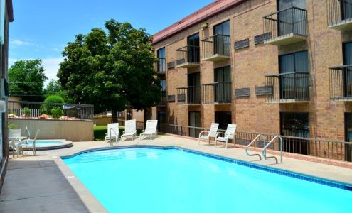 Stratford Court Apartments -Cedar City