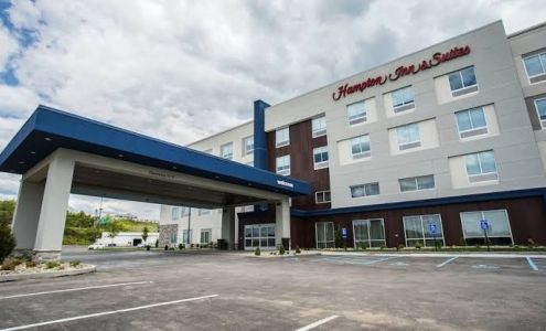 Hampton Inn & Suites St. Clairsville