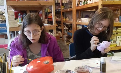 Howard's Ceramics & Gifts