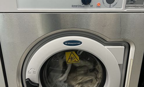 Splash Star Laundromat