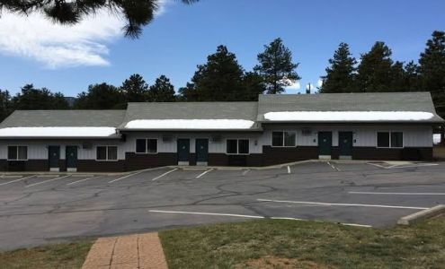 Saddle & Surrey Motel