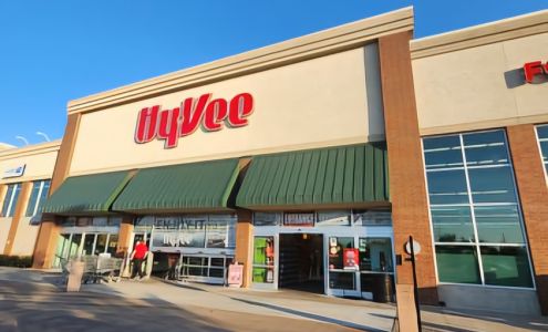 Hy-Vee Grocery Store