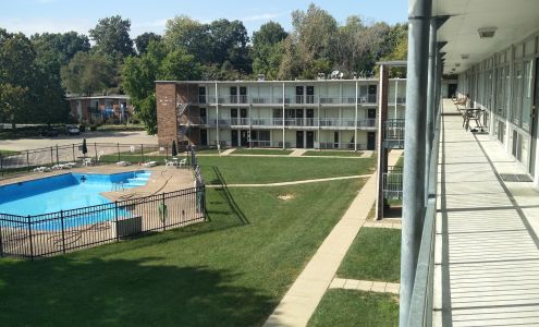 Cabana West Apartments