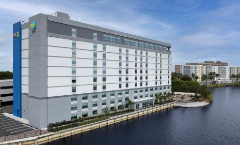 Tru by Hilton Miami Airport South Blue Lagoon