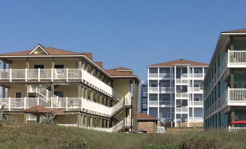 Beachgate CondoSuites & Hotel