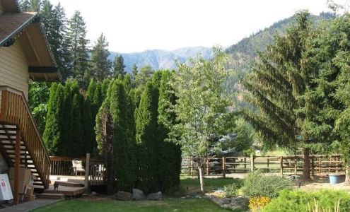 Autumn Pond Bed & Breakfast Leavenworth
