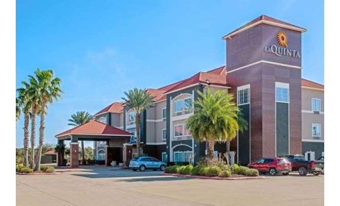 La Quinta Inn & Suites by Wyndham Winnie