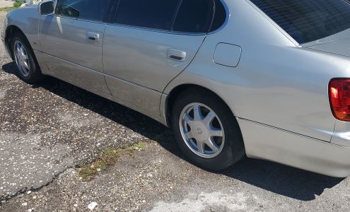 Roy's Auto Body & Paint